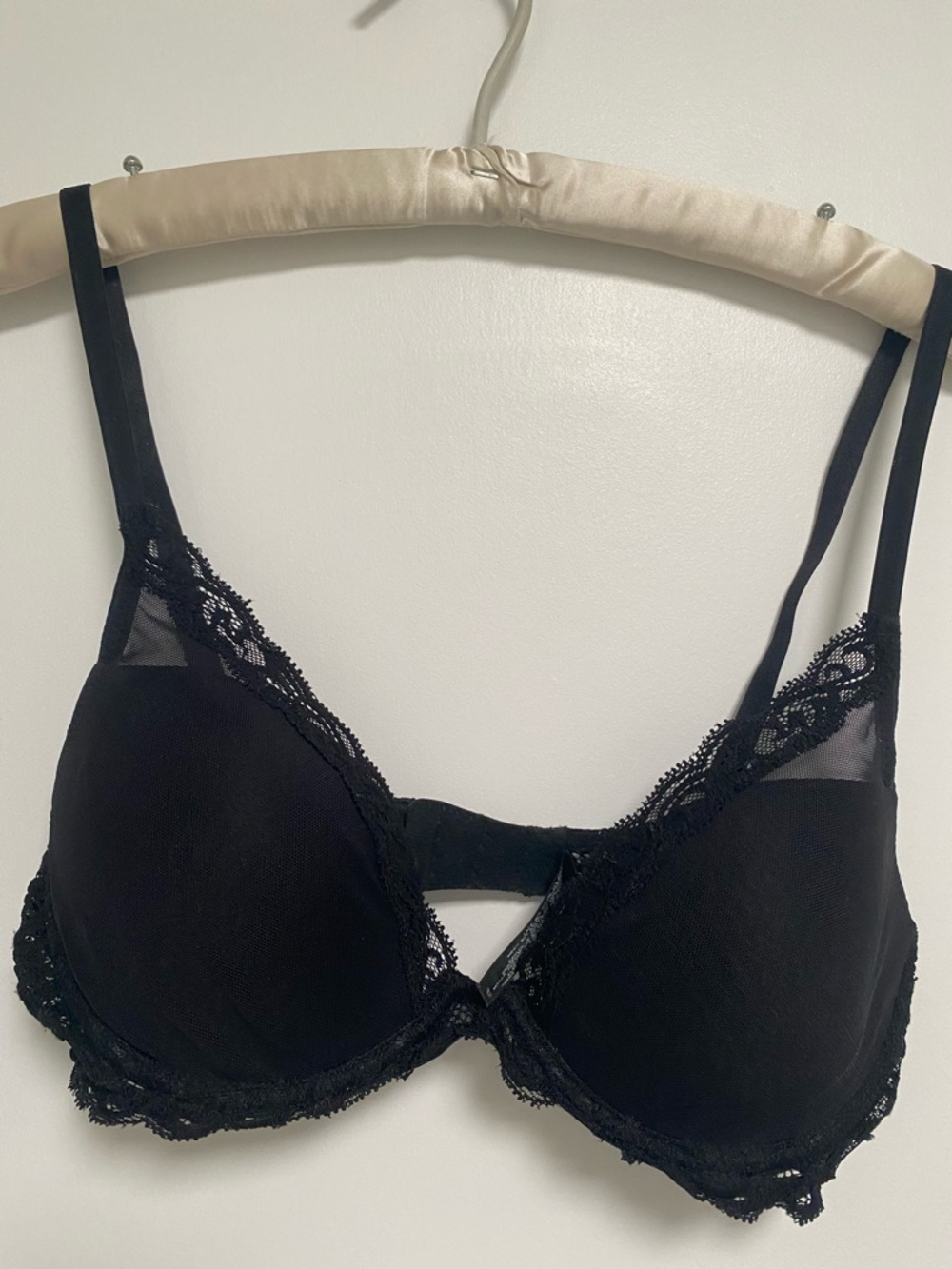 Natori Feathers 34C Black Lace Contour Underwire Bra
